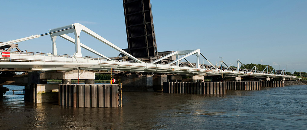 Meer informatie over de Temse brug.